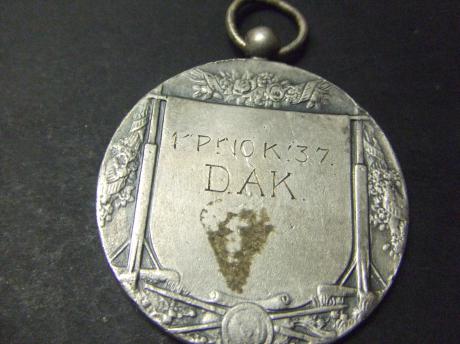 Atletiek 1e prijs tienkamp 1937 zilverkleurige (2)